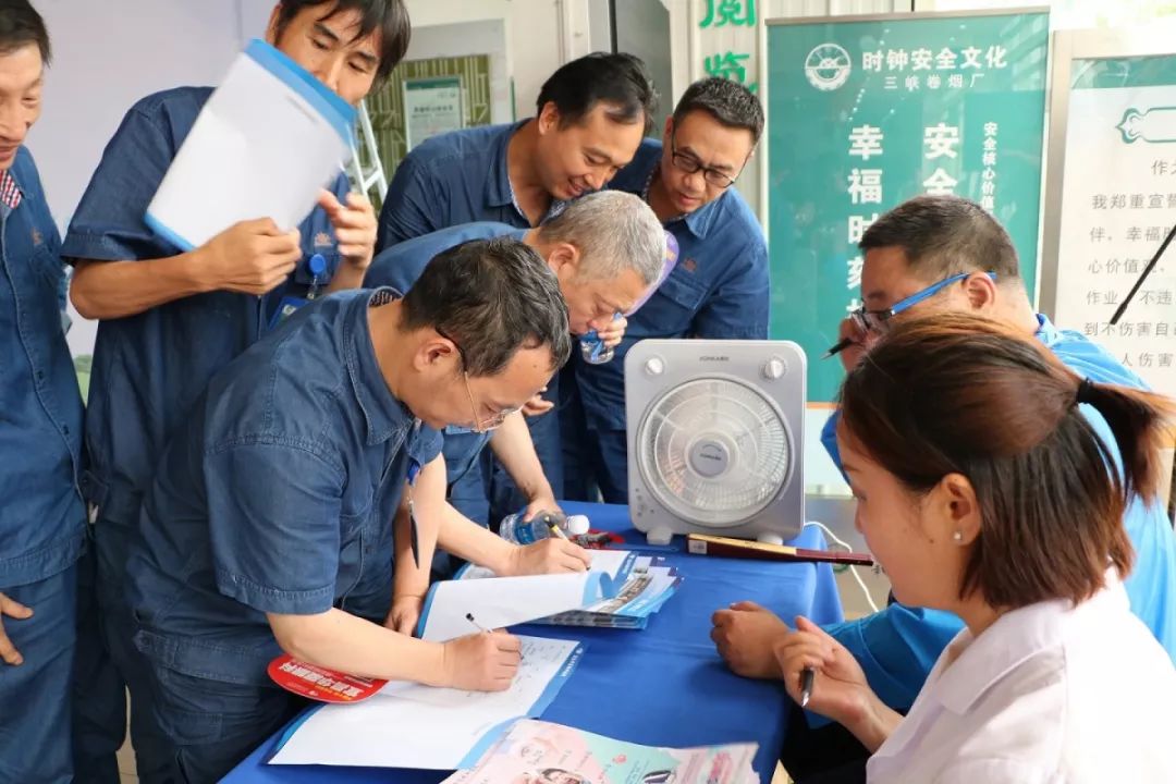 全国爱眼日|宜昌华厦眼科医院走进企业、学校，开展眼健康宣传！